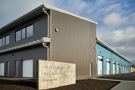 Metal building with multiple garage doors